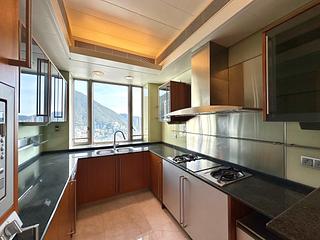 Repulse Bay - Grosvenor Place 04