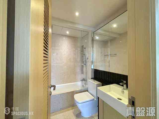 Tseung Kwan O - The Papillons Block 3 02