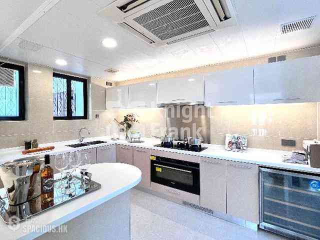 Chung Hom Kok - Coral Villas 04