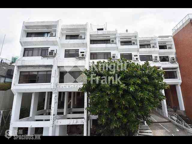 Chung Hom Kok - Coral Villas 08