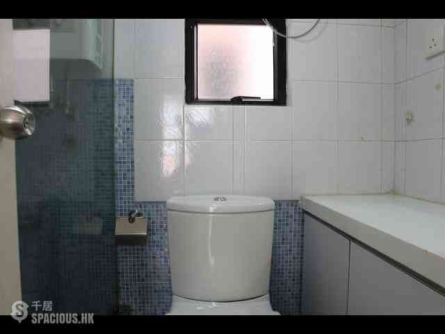 Wan Chai - 18, Tai Yuen Street 02