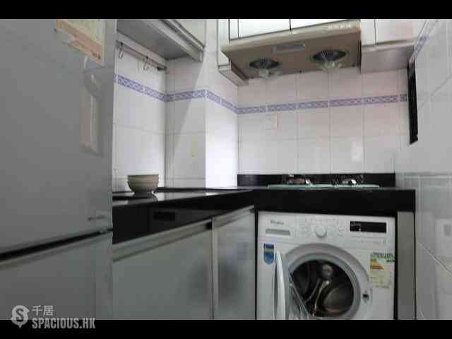 Wan Chai - 18, Tai Yuen Street 03