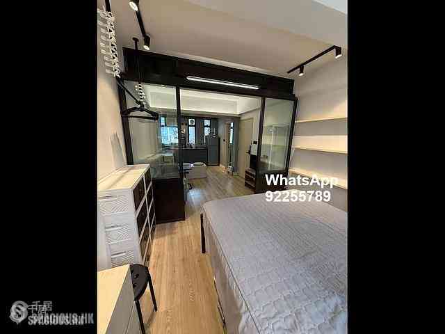 Central - 67, Hollywood Road 04