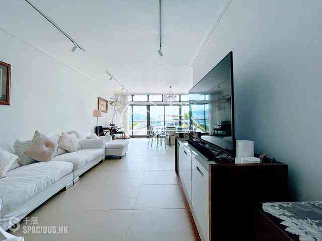 Chung Hom Kok - Pinewaver Villas 06