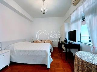 Chung Hom Kok - Pinewaver Villas 10