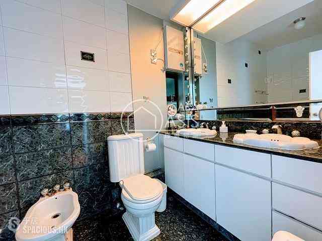 Chung Hom Kok - Pinewaver Villas 13