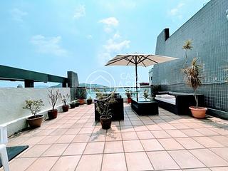 Chung Hom Kok - Pinewaver Villas 16