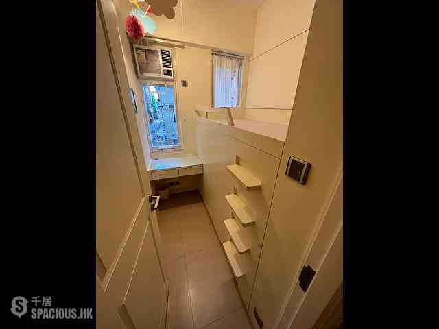 Sai Ying Pun - 224 Queen's Road West 06