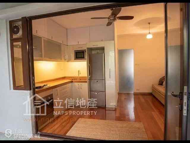 Soho - Kingearn Building 03