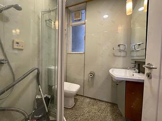 Quarry Bay - The Orchards Block 1 10