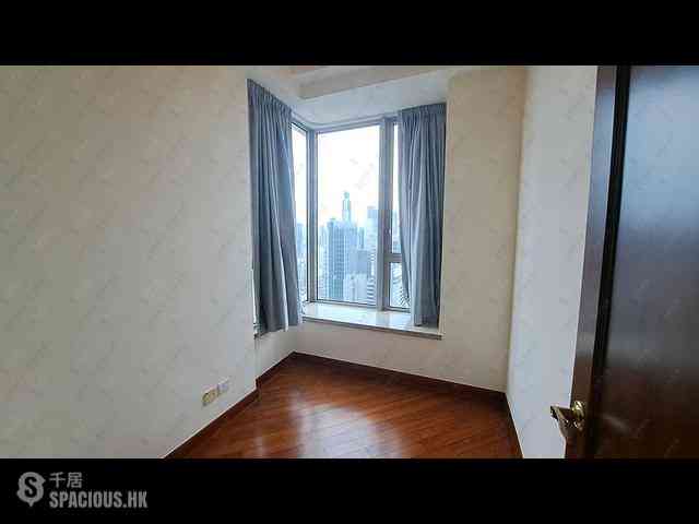 Wan Chai - The Avenue Phase 2 Block 1 07