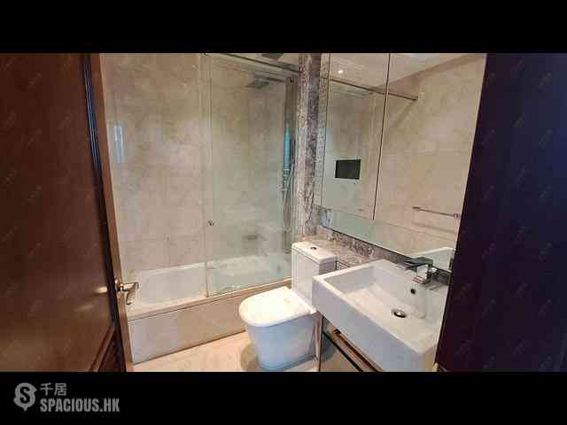 Wan Chai - The Avenue Phase 2 Block 1 08