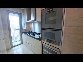 Wan Chai - The Avenue Phase 2 Block 1 13