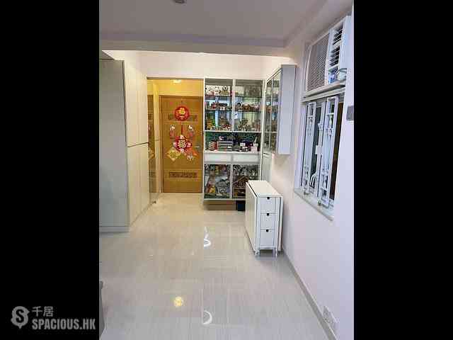 Prince Edward - Mongkok City Building 02