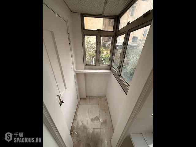 Prince Edward - Kwong Shing Building 05