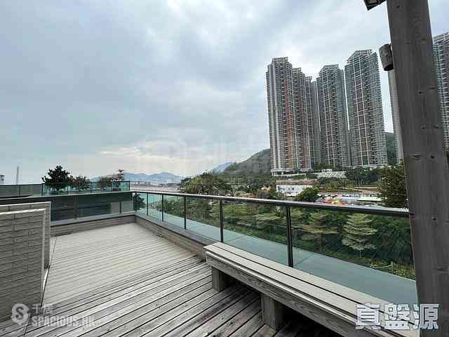 Tseung Kwan O - Capri 03