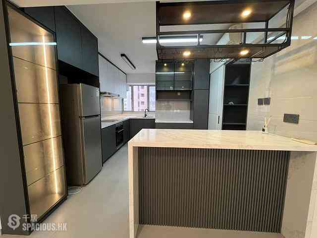 Mid Levels Central - Tregunter Tower 3 01