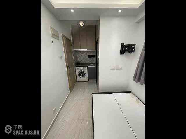 Mong Kok - Sincere House 01