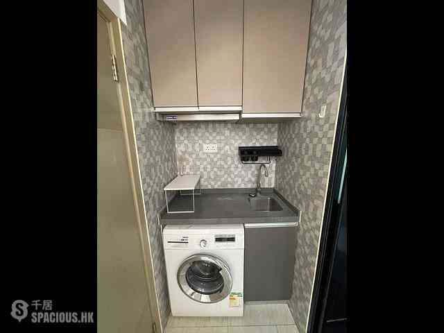 Mong Kok - Sincere House 02