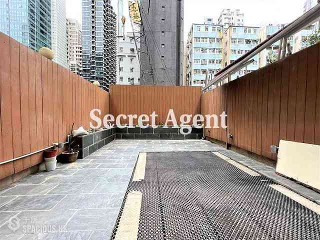Sai Ying Pun - Hang Yue Building 01