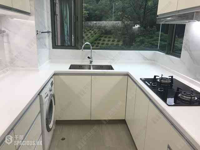 Tai Po Kau - Deerhill Bay Deerhill Tower Block 3 07