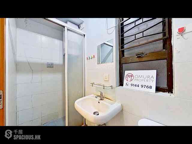 Wan Chai - Thompson Building 08