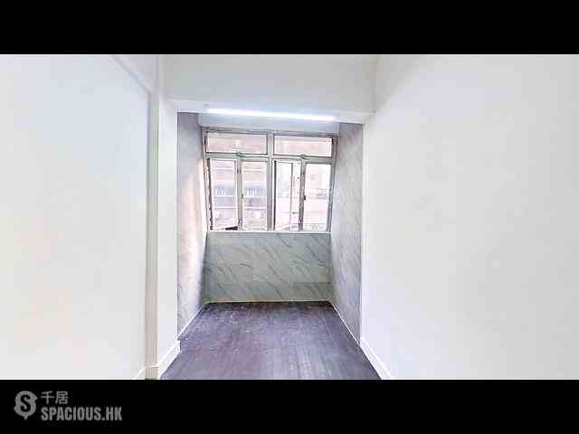 Wan Chai - Thompson Building 12