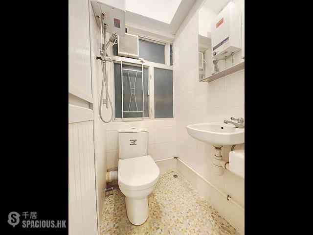 Quarry Bay - Kam Hoi Mansion 08