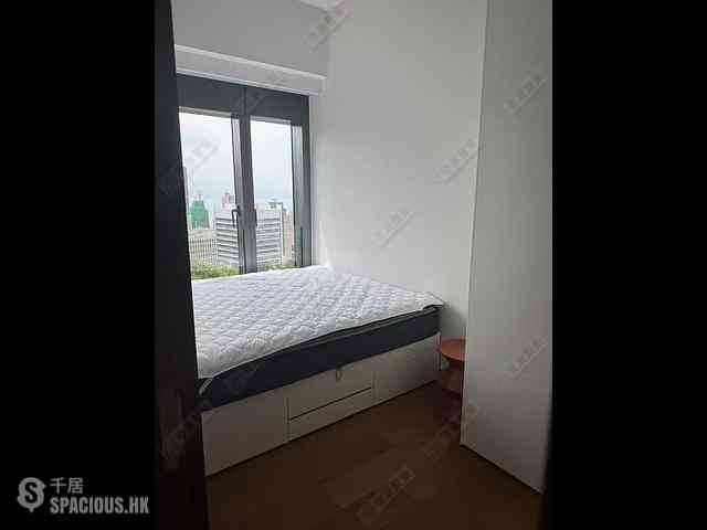 Mid Levels West - University Heights Tower 2 09