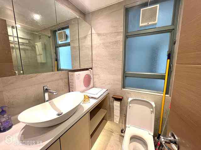 Tung Chung - Tung Chung Crescent 11