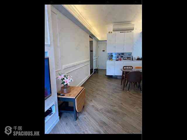 Quarry Bay - The Orchards Block 2 02