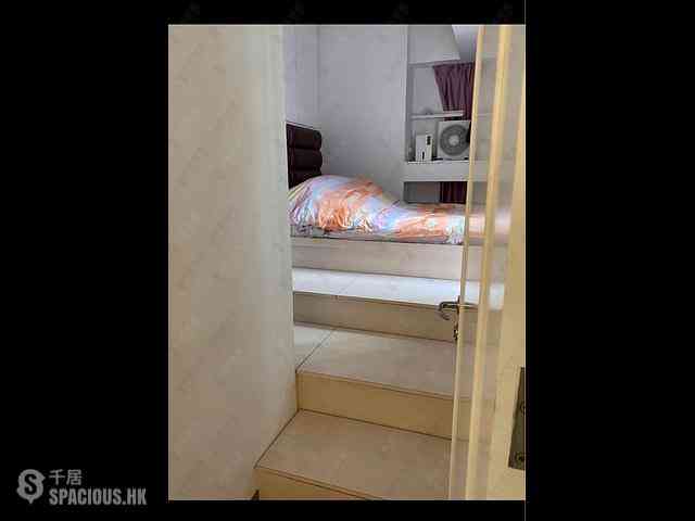 Quarry Bay - The Orchards Block 2 04