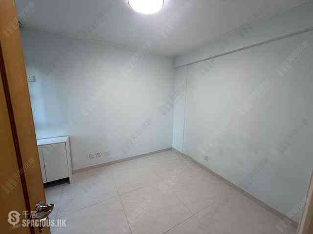 Tai Po - Parc Versailles Phase 2 07