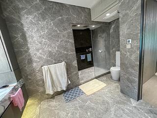 Tai Po - The Balmoral Block 3 06