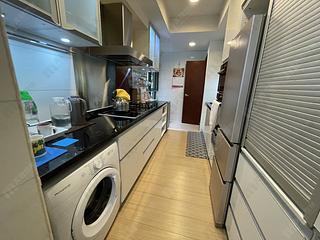 Tai Po - The Balmoral Block 3 08