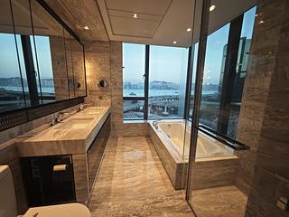 North Point - Victoria Harbour Phase 1B Tower 1 11