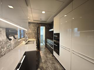 North Point - Victoria Harbour Phase 1B Tower 1 12