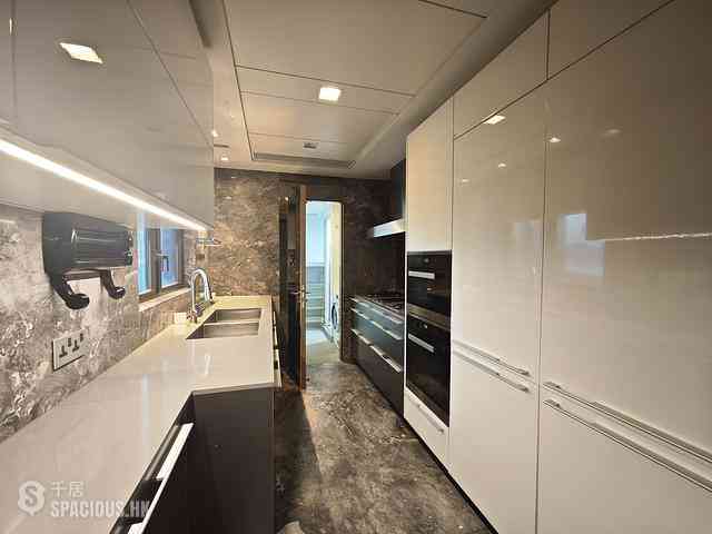 North Point - Victoria Harbour Phase 1B Tower 1 12