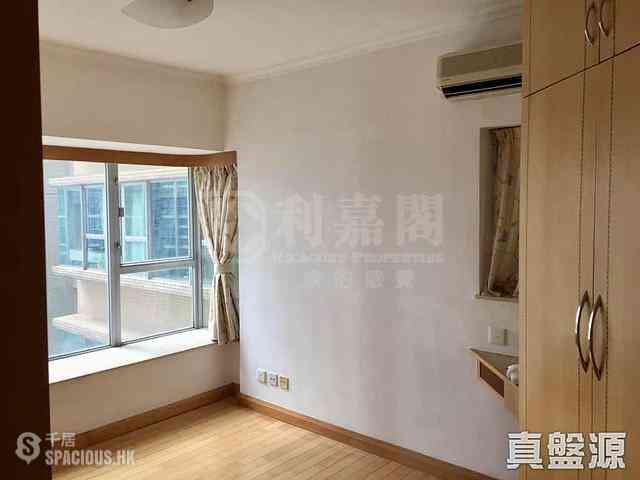West Kowloon - The Waterfront Phase 1 Block 3 01