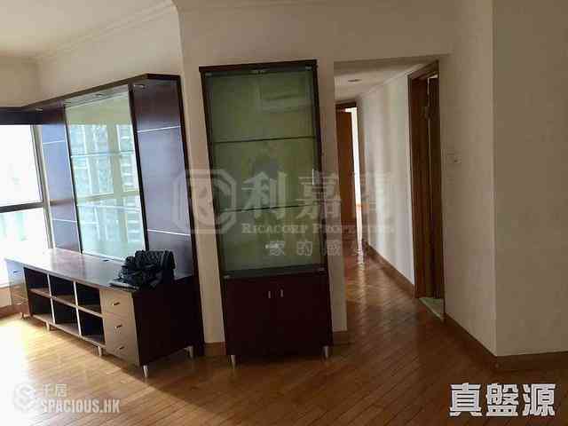 West Kowloon - The Waterfront Phase 1 Block 3 02