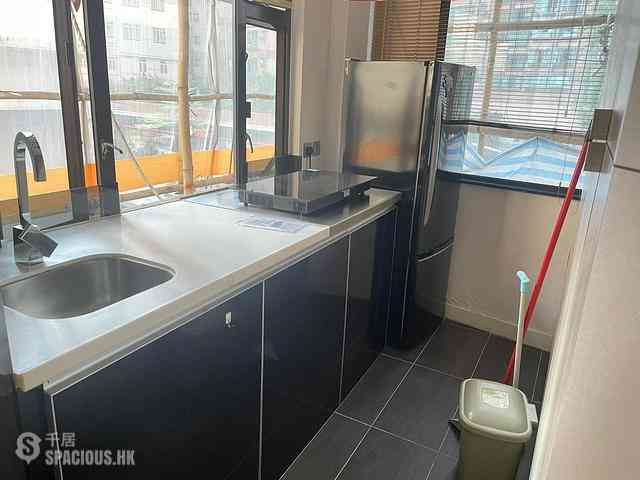 Sheung Wan - 40, Queen's Road West 02