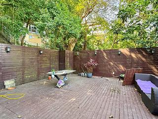 Mid Levels Central - Gladdon 08
