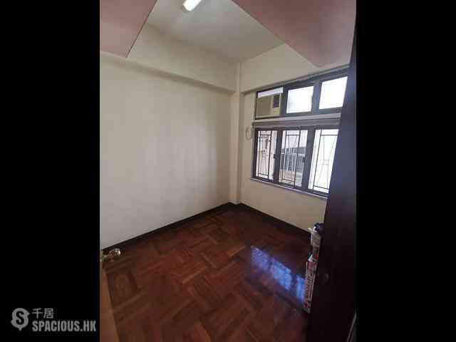 Shek Tong Tsui - Po Tak Building 06