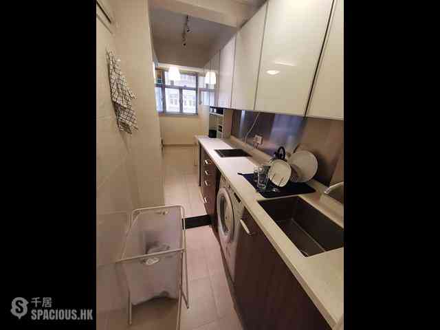 Sai Ying Pun - 220, Queen's Road West 04