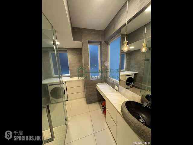 Sheung Wan - 58, Queen's Road West 11