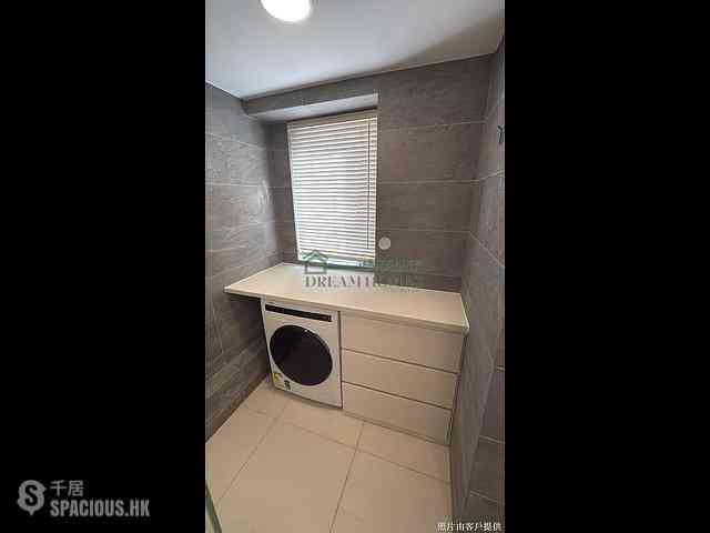 Sheung Wan - 58, Queen's Road West 13