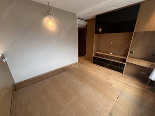 Mid Levels Central - Yukon Court 06
