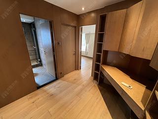 Mid Levels Central - Yukon Court 08