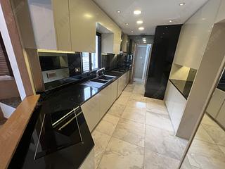 Mid Levels Central - Yukon Court 11