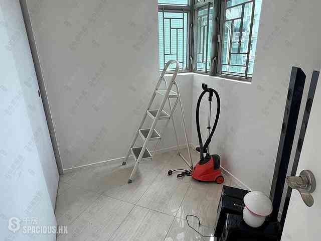 Ap Lei Chau - Sham Wan Towers Block 2 08